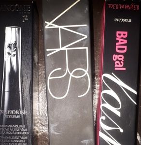 Hi frnds I'm selling mascara foundation